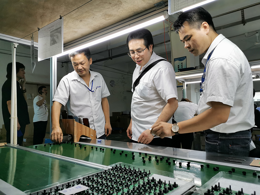 三德大康參觀銘森電子工廠車間